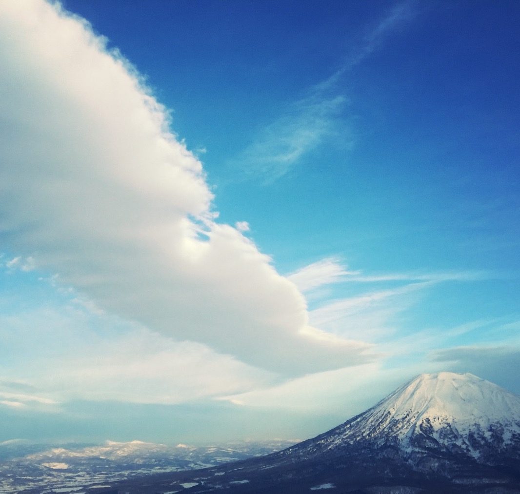 二世古 Niseko 羊蹄山粉雪雪景，雪浪滑雪學校的故事起點